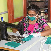 Indien: Fischerfrauen nähen Corona-Masken