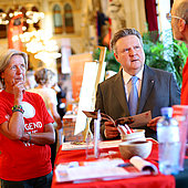Jugend Eine Welt bei Freiwilligenmesse in Wien