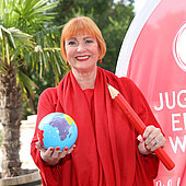 Jugend Eine Welt-Botschafterin Chris Lohner