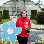 Jugend Eine Welt dankt SpenderInnen mit Blumen