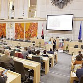 Freiwilligenbericht im Parlament präsentiert