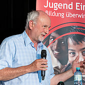 Jugend Eine Welt gratuliert Prof. Lutz