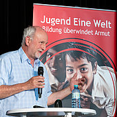Jugend Eine Welt gratuliert Prof. Lutz